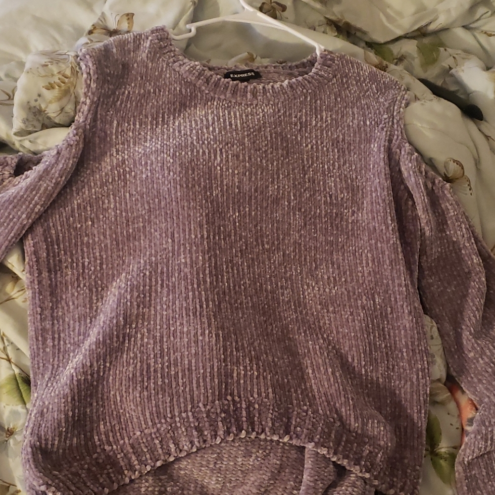 Violet sweater with shoulder holes